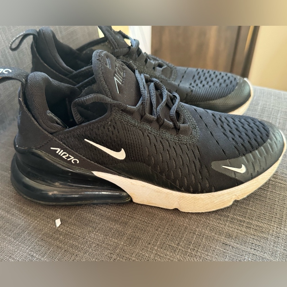 Nike Air Max 270 Big Kids Sz 4